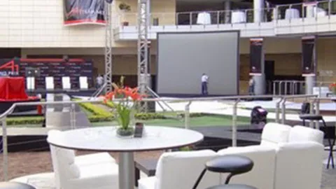 《深入绝望深渊：无法停歇的沉浸式恐怖科幻冒险》