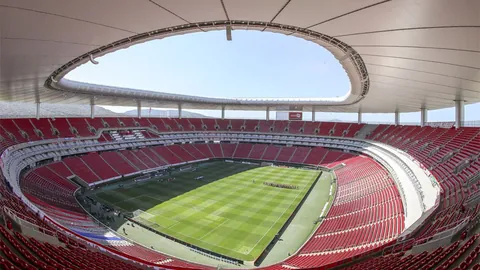 《好评如潮！游戏口碑飞跃，销量预期翻三倍，抢购热潮即将来袭！》